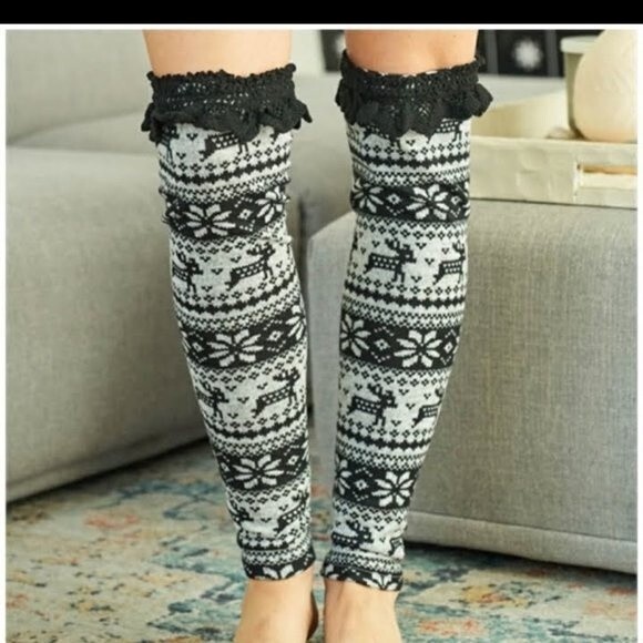 New Ryu A’reve Crochet Leg Warmers Black Size small/medium winter E23 - Picture 1 of 5